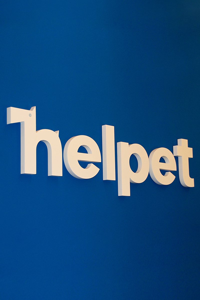 Helpet